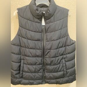Black puffer vest
